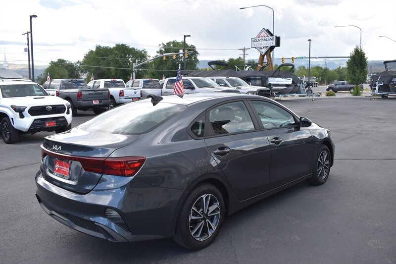 2024 Kia Forte LXS - Photo 5 - Heber City, UT 84032