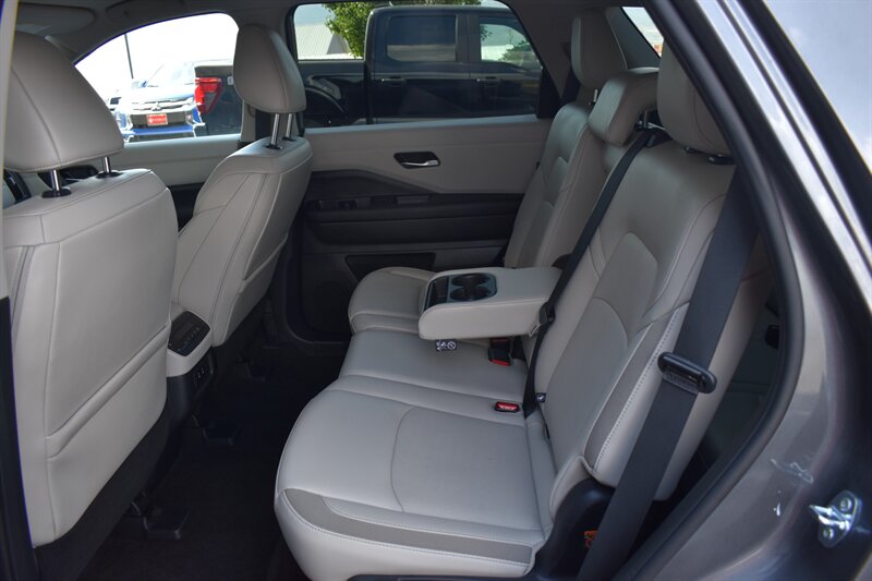 2026 Nissan Pathfinder SL - Photo 16 - Heber City, UT 84032