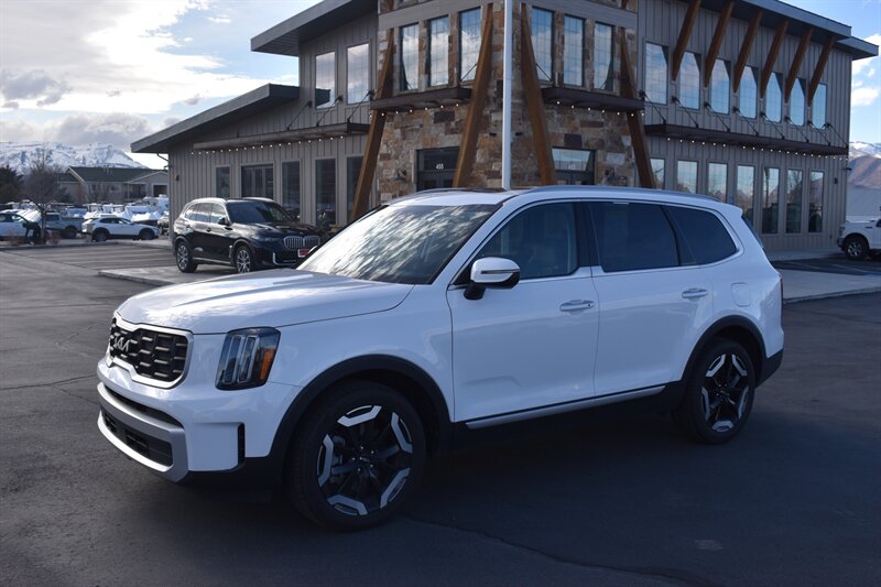 2024 Kia Telluride S  