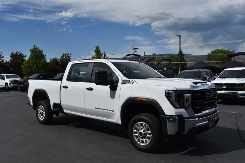 2025 GMC Sierra 4WD Crew Cab Standard Box Pro's photo