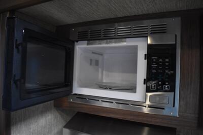 2017 Dutchmen Denali 318RB - Photo 22 - Heber City, UT 84032