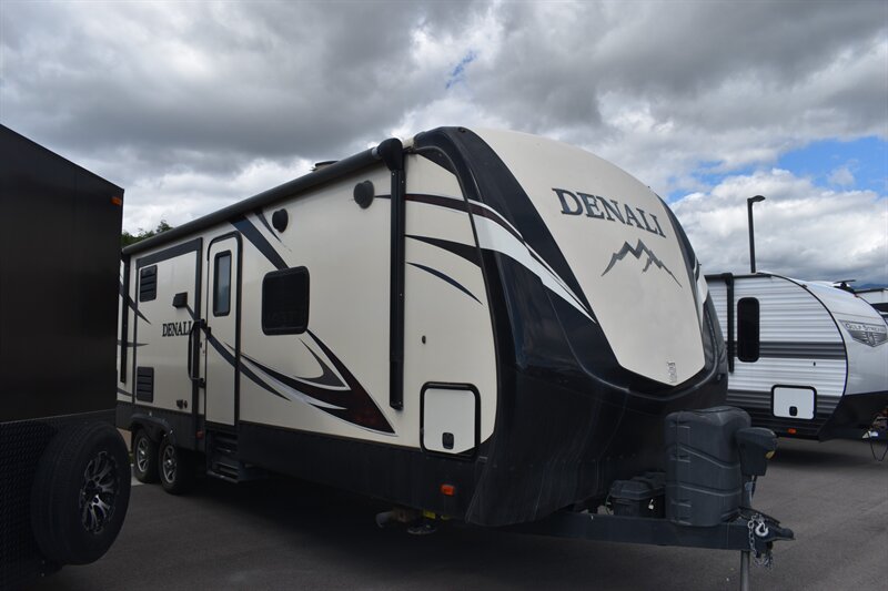 2017 Dutchmen Denali 318RB   - Photo 1 - Heber City, UT 84032