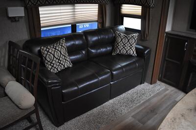 2017 Dutchmen Denali 318RB - Photo 37 - Heber City, UT 84032