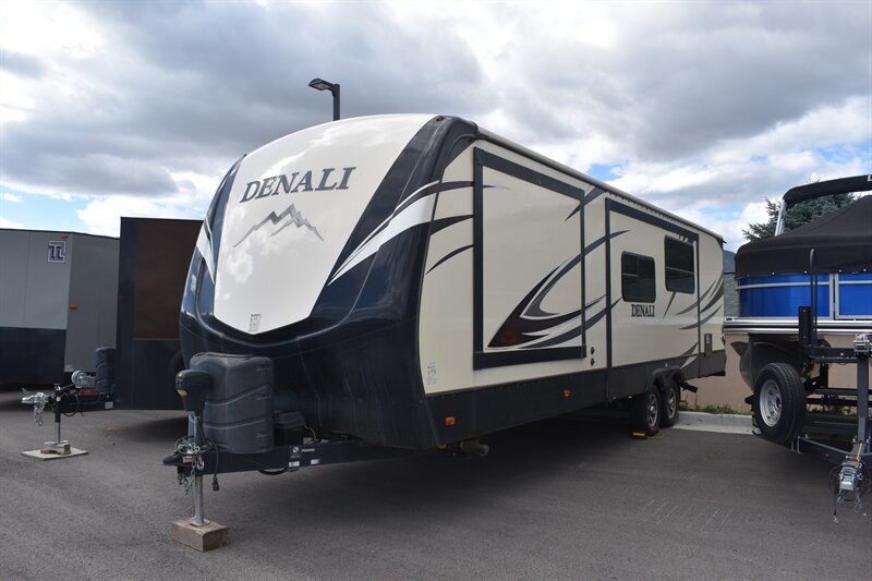 2017 Dutchmen Denali 318RB - Photo 2 - Heber City, UT 84032