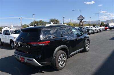 2023 Nissan Pathfinder SL   - Photo 5 - Heber City, UT 84032