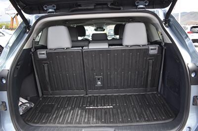 2024 Toyota Highlander XLE   - Photo 8 - Heber City, UT 84032