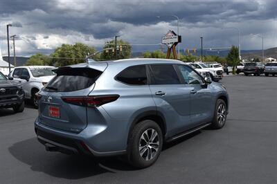 2024 Toyota Highlander XLE   - Photo 5 - Heber City, UT 84032