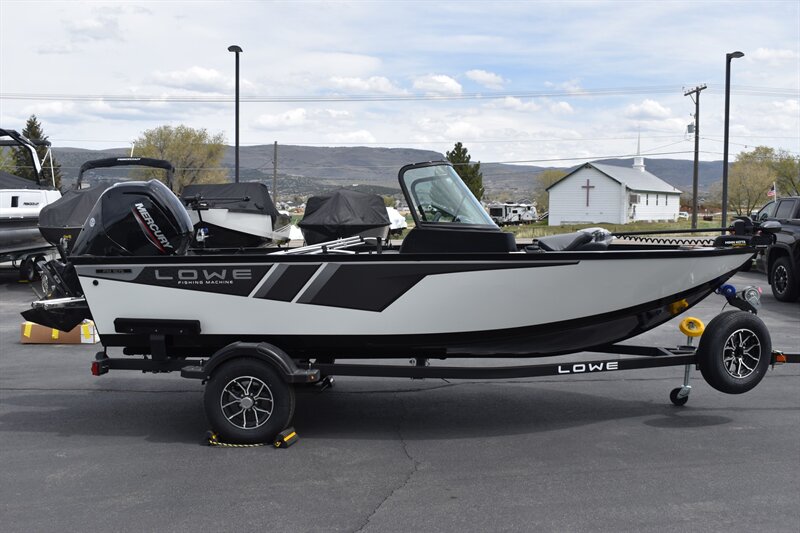 2026 Lowe Fishing Machine 1675 Walk Thru 90hp Mercury 4-Stroke   - Photo 1 - Heber City, UT 84032