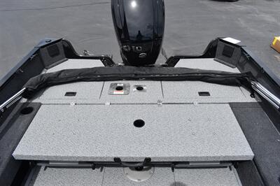 2026 Lowe Fishing Machine 1675 Walk Thru 90hp Mercury 4-Stroke   - Photo 11 - Heber City, UT 84032