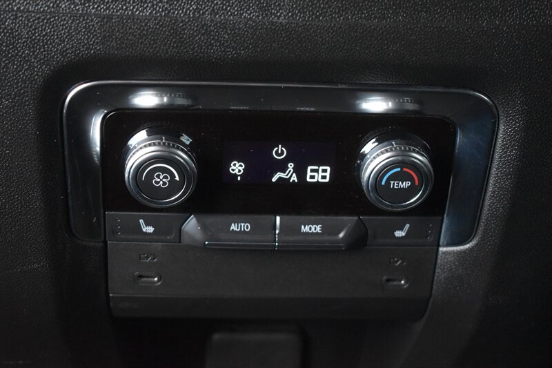 2025 GMC Yukon XL Denali - Photo 15 - Heber City, UT 84032