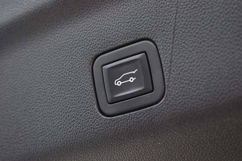2025 GMC Yukon XL Denali - Photo 11 - Heber City, UT 84032