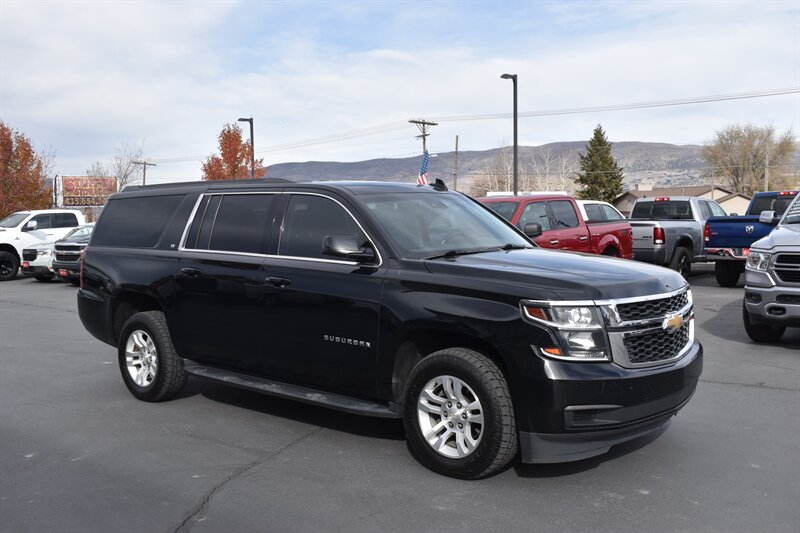 2018 Chevrolet Suburban LT   - Photo 1 - Heber City, UT 84032