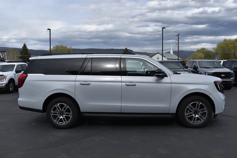 2025 Ford Expedition MAX Active - Photo 3 - Heber City, UT 84032