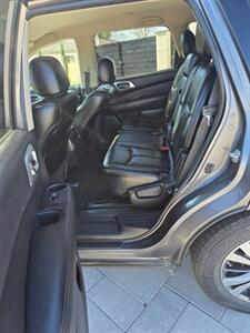 2017 Nissan Pathfinder SL - Photo 8 - Goodyear, AZ 85338