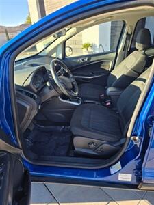 2020 Ford Escort SE - Photo 6 - Goodyear, AZ 85338