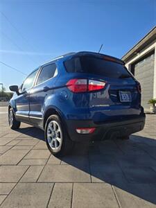 2020 Ford Escort SE - Photo 4 - Goodyear, AZ 85338