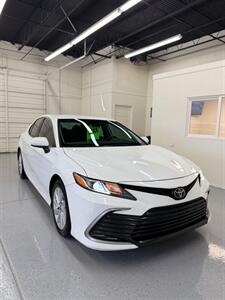 2024 Toyota Camry LE   - Photo 2 - Albuquerque, NM 87123