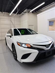 2020 Toyota Camry SE   - Photo 2 - Albuquerque, NM 87123
