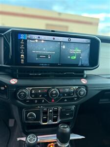 2025 Jeep Wrangler Sahara   - Photo 9 - Albuquerque, NM 87123
