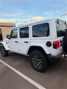 2025 Jeep Wrangler Sahara   - Photo 11 - Albuquerque, NM 87123