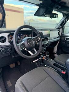 2025 Jeep Wrangler Sahara   - Photo 4 - Albuquerque, NM 87123