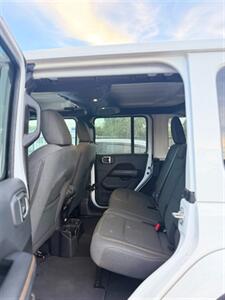 2025 Jeep Wrangler Sahara   - Photo 10 - Albuquerque, NM 87123