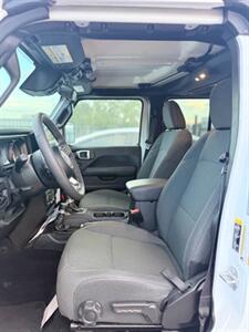 2025 Jeep Wrangler Sahara   - Photo 6 - Albuquerque, NM 87123