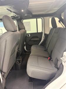 2025 Jeep Wrangler Sahara - Photo 13 - Albuquerque, NM 87123