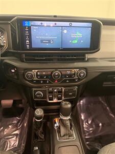 2025 Jeep Wrangler Sahara - Photo 14 - Albuquerque, NM 87123