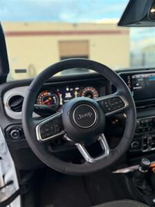 2025 Jeep Wrangler Sahara   - Photo 5 - Albuquerque, NM 87123
