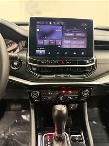 2025 Jeep Compass Trailhawk   - Photo 10 - Albuquerque, NM 87123