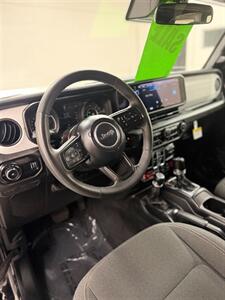 2025 Jeep Wrangler Willys   - Photo 15 - Albuquerque, NM 87123