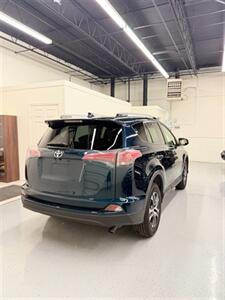 2018 Toyota RAV4 LE - Photo 4 - Albuquerque, NM 87123