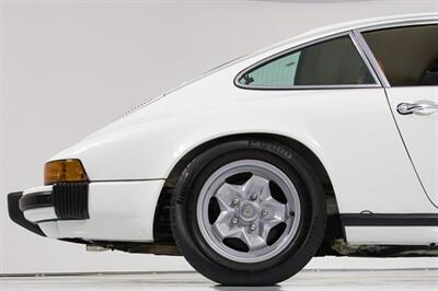 1976 Porsche 911   - Photo 12 - Houston, TX 77092