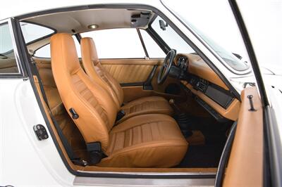 1976 Porsche 911   - Photo 32 - Houston, TX 77092