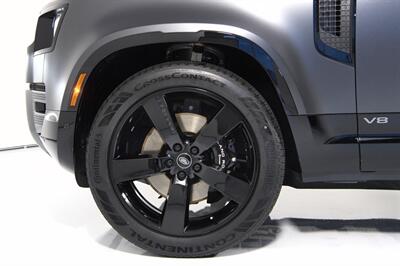 2024 Land Rover Defender 90 V8 Carpathian Edition   - Photo 8 - Houston, TX 77092