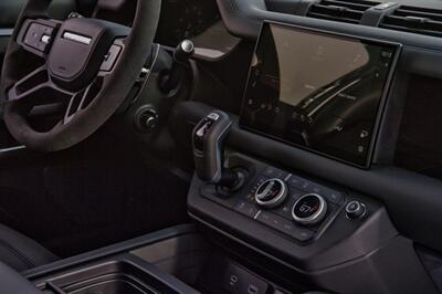 2024 Land Rover Defender 90 V8 Carpathian Edition   - Photo 38 - Houston, TX 77092