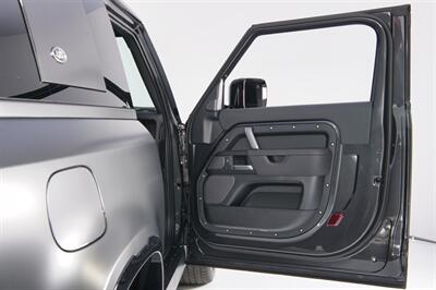 2024 Land Rover Defender 90 V8 Carpathian Edition   - Photo 32 - Houston, TX 77092
