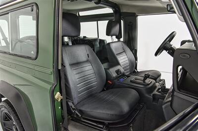 1997 Land Rover Defender 90   - Photo 31 - Houston, TX 77092