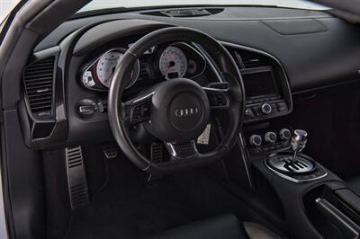 2012 Audi R8 5.2 quattro   - Photo 18 - Houston, TX 77092