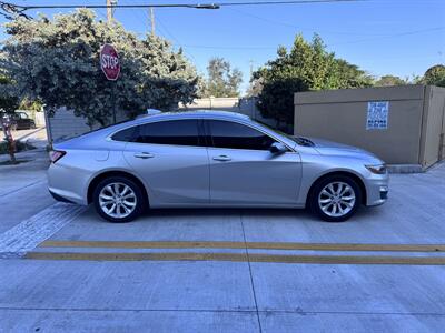 2020 Chevrolet Malibu LT   - Photo 4 - Miami, FL 33147