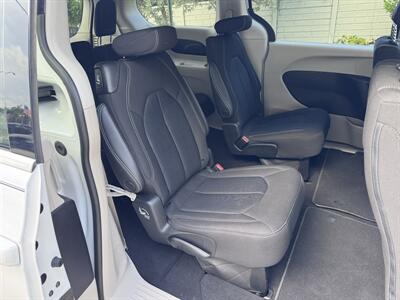 2022 Chrysler Voyager LX   - Photo 16 - Miami, FL 33147