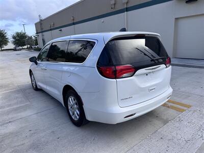 2022 Chrysler Voyager LX   - Photo 7 - Miami, FL 33147