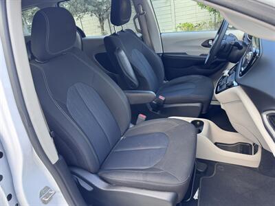 2022 Chrysler Voyager LX   - Photo 15 - Miami, FL 33147
