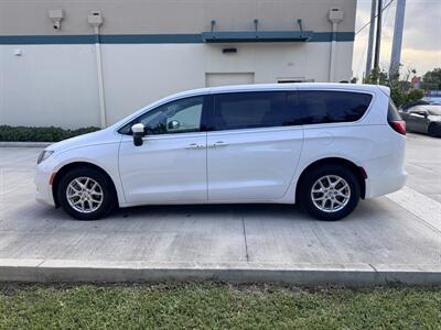 2022 Chrysler Voyager LX   - Photo 8 - Miami, FL 33147
