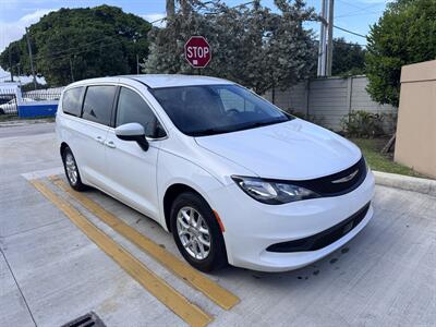 2022 Chrysler Voyager LX   - Photo 3 - Miami, FL 33147