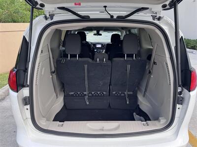 2022 Chrysler Voyager LX   - Photo 18 - Miami, FL 33147
