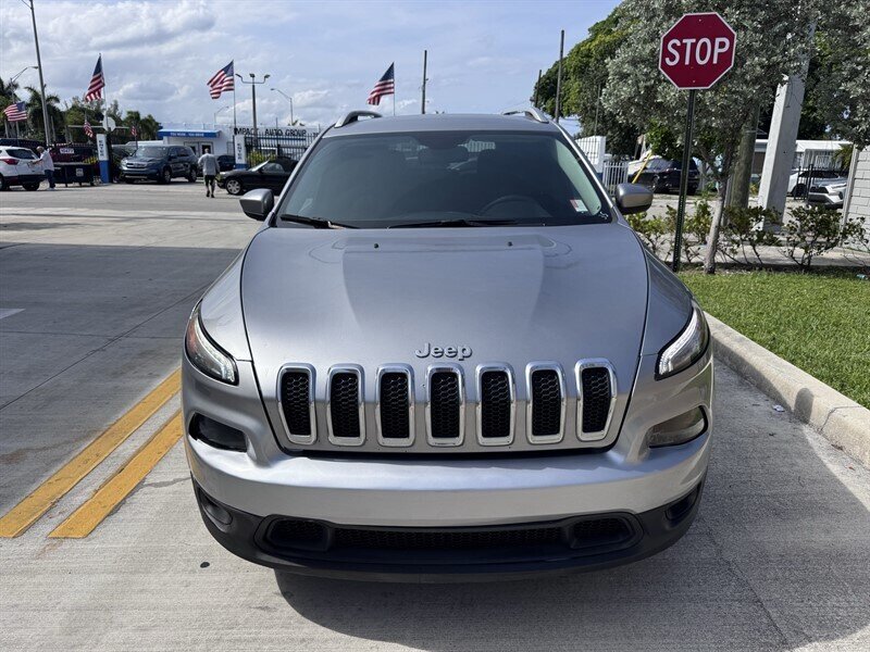 2017 Jeep Cherokee Latitude - Photo 2 - Miami, FL 33147