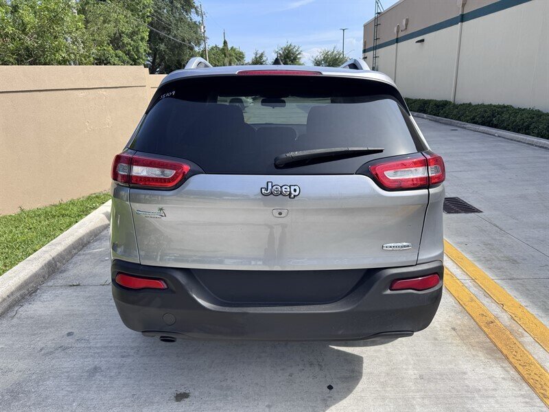 2017 Jeep Cherokee Latitude - Photo 6 - Miami, FL 33147