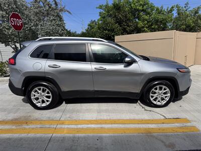 2017 Jeep Cherokee Latitude   - Photo 4 - Miami, FL 33147